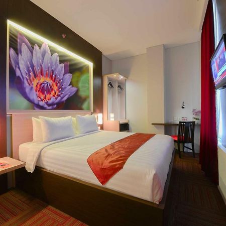 D'Hotel Jakarta Exterior foto