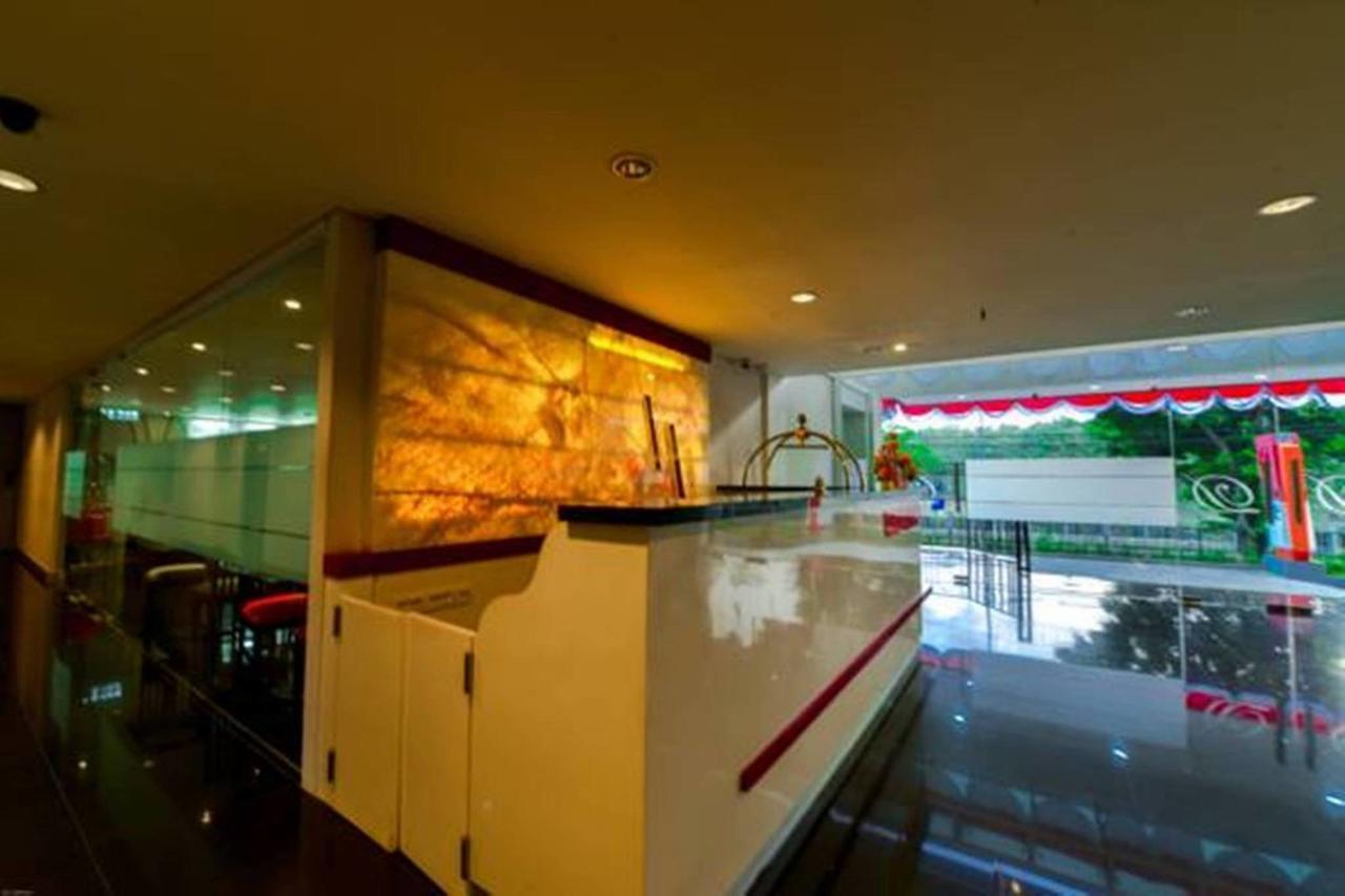 D'Hotel Jakarta Exterior foto