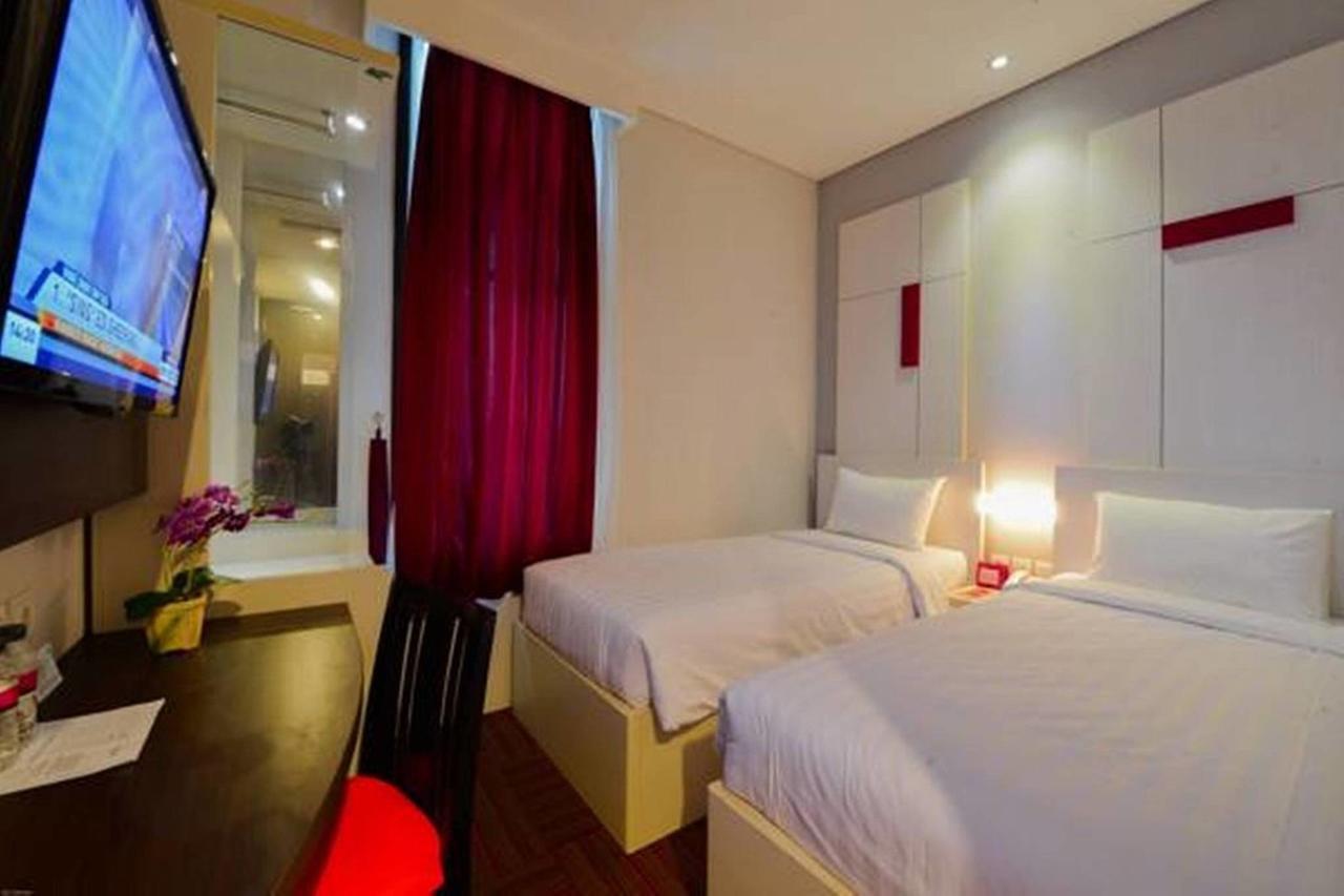 D'Hotel Jakarta Exterior foto