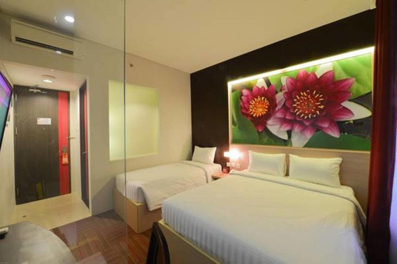 D'Hotel Jakarta Exterior foto