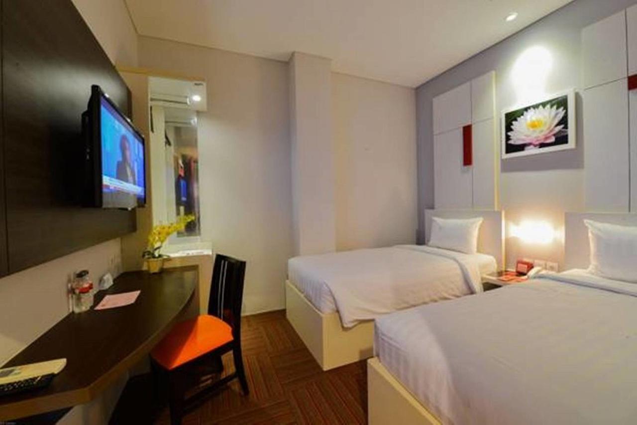 D'Hotel Jakarta Exterior foto