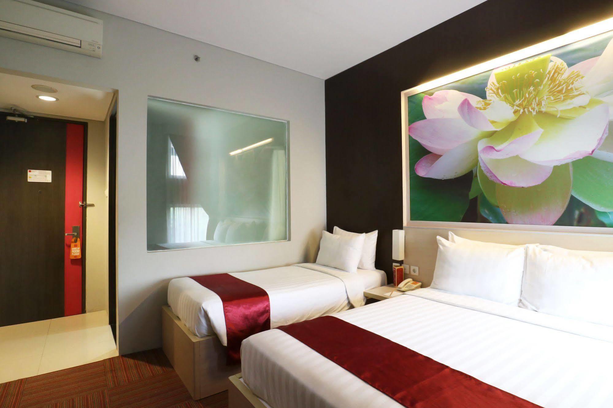 D'Hotel Jakarta Exterior foto